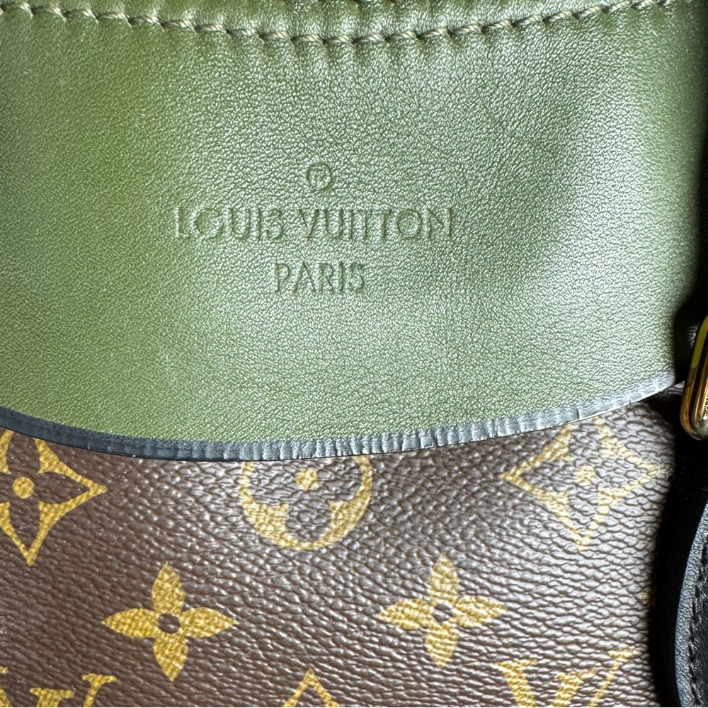 Authentic Louis Vuitton bag vintage. I believe I purchased it 12 years ago. ￼